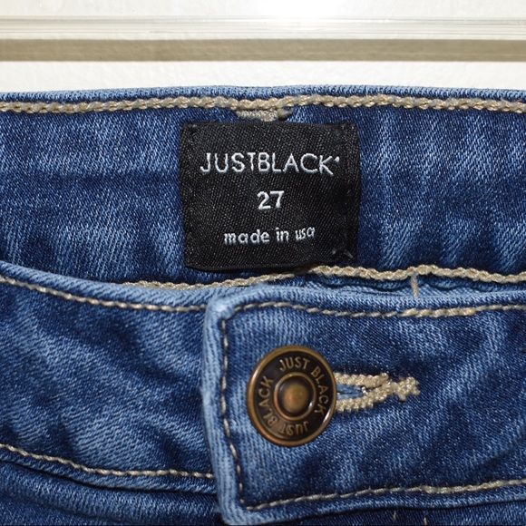 ✨️Boutique Frayed Fringe Hem Skinny Jeans - Picture 6 of 6